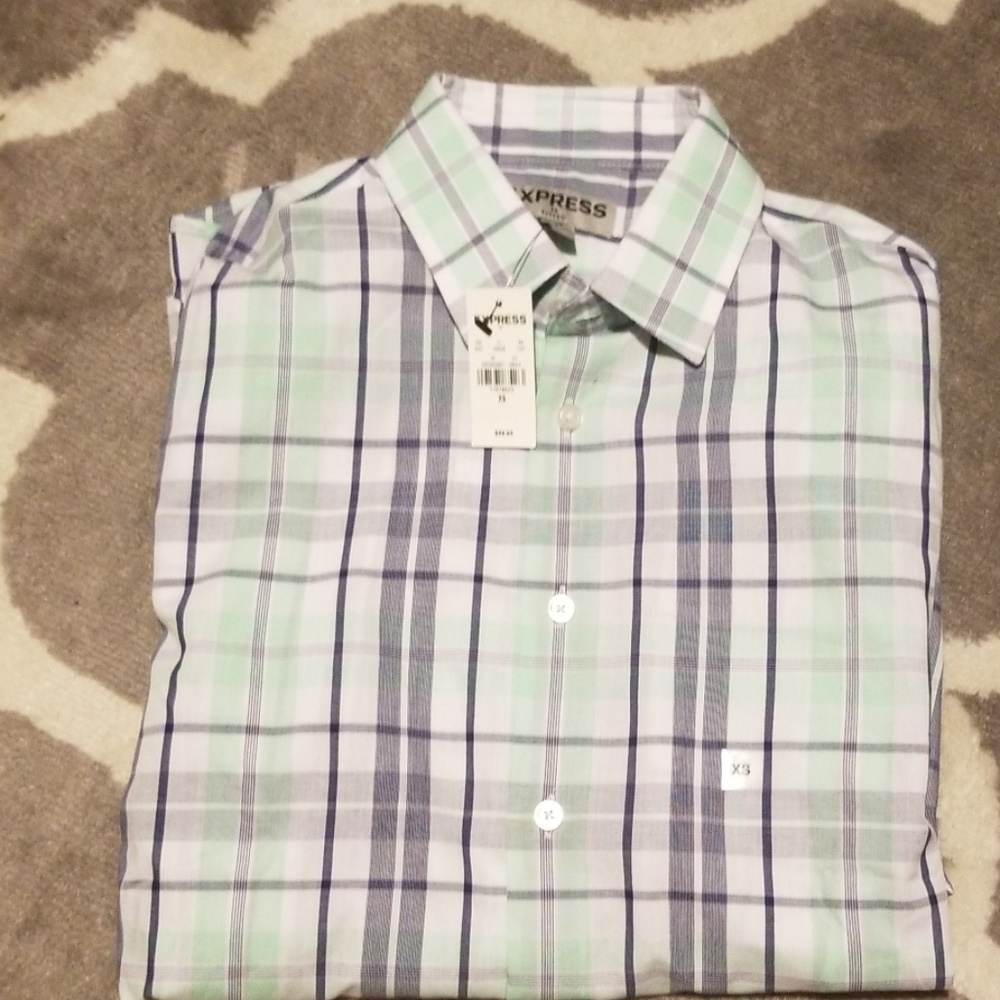 NWT Express XS fitted button down